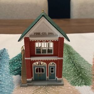 1991 Hallmark Firehouse Ornament